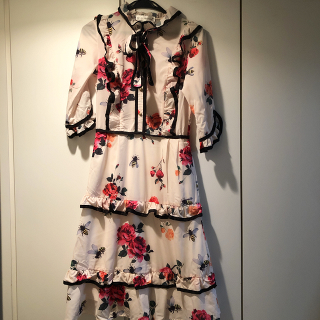 Gucci(グッチ)のFloral フリルワンピース レディースのワンピース(ひざ丈ワンピース)の商品写真