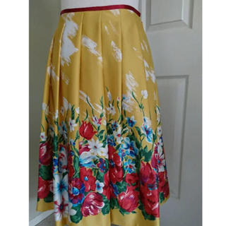 ロイスクレヨン(Lois CRAYON)の専用です❗️❗️Lois Crayon ❤️(≧∀≦)の素敵なスカートです(ひざ丈スカート)