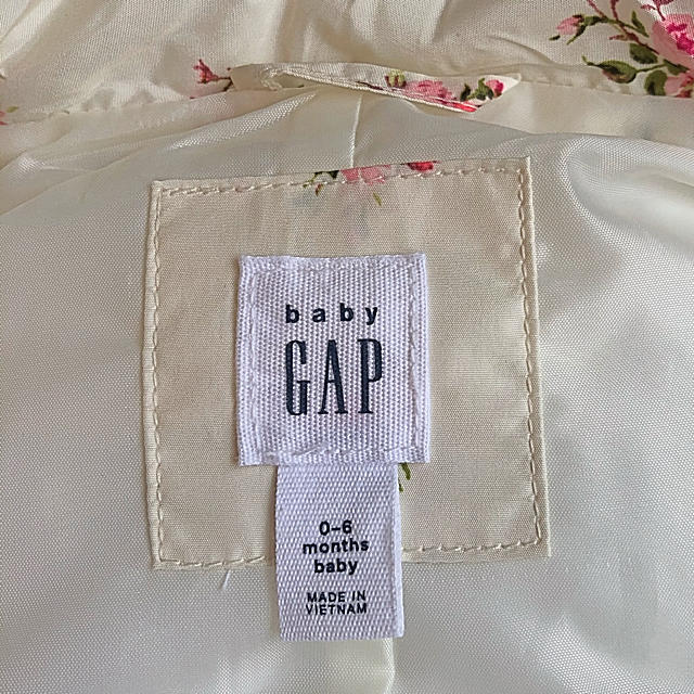 babyGAP(ベビーギャップ)のGAP ベスト🎽💙 キッズ/ベビー/マタニティのベビー服(~85cm)(ジャケット/コート)の商品写真