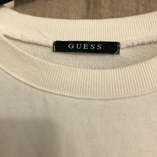 GUESS(ゲス)のGUESS トレーナー レディースのトップス(トレーナー/スウェット)の商品写真