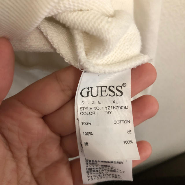 GUESS(ゲス)のGUESS トレーナー レディースのトップス(トレーナー/スウェット)の商品写真