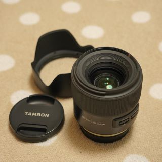 タムロン(TAMRON)のタムロン35mm F1.8 Canon EFマウント　美品(レンズ(単焦点))