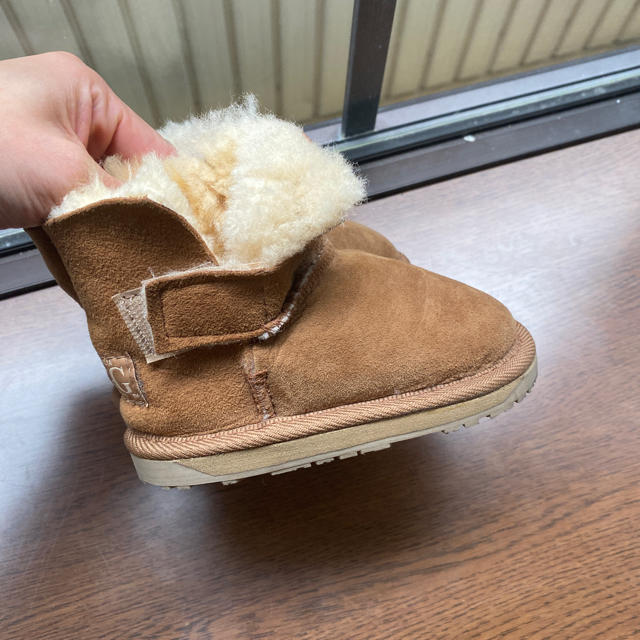 UGG(アグ)の子供ugg  キッズ/ベビー/マタニティのベビー靴/シューズ(~14cm)(その他)の商品写真