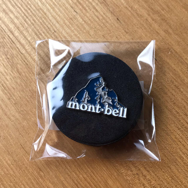 mont bell(モンベル)のmont-bell ピンバッチ エンタメ/ホビーのアニメグッズ(バッジ/ピンバッジ)の商品写真