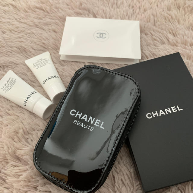 CHANEL(シャネル)のシャネル　ノベルティ　ネイルケアセット　サンプル3種類 エンタメ/ホビーのコレクション(ノベルティグッズ)の商品写真