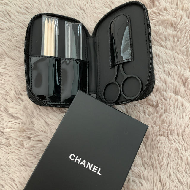 CHANEL(シャネル)のシャネル　ノベルティ　ネイルケアセット　サンプル3種類 エンタメ/ホビーのコレクション(ノベルティグッズ)の商品写真