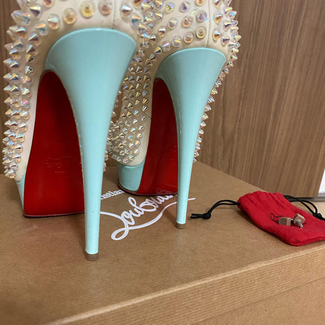 Christian Louboutin(クリスチャンルブタン)のえむさん専用 レディースの靴/シューズ(ハイヒール/パンプス)の商品写真