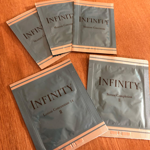 Infinity(インフィニティ)のインフィニティ INFINITY ローション コンセントレート モイスチュア  コスメ/美容のスキンケア/基礎化粧品(化粧水/ローション)の商品写真