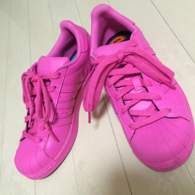 adidas(アディダス)のadidas スーパースター ピンク♡ お値下げしました♪ レディースの靴/シューズ(スニーカー)の商品写真