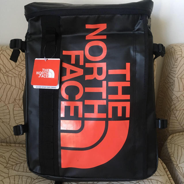 THE NORTH FACE - 新品 THE NORTH FACE ザノースフェイス ヒューズボックス 黒 の通販 by なおぽよ's