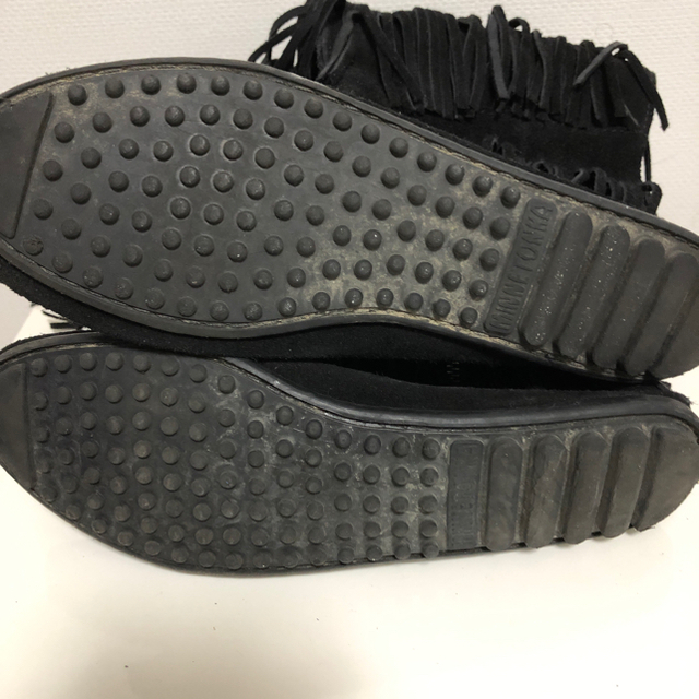 Minnetonka(ミネトンカ)のUSED品【MINNETONKA】(5レイヤーフリンジブーツ) 黒　サイズ8 レディースの靴/シューズ(ブーツ)の商品写真