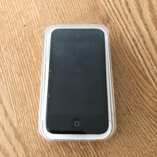 iPod touch(アイポッドタッチ)の★iPod touch★第4世代 8GB ブラック MC540J/A ★ スマホ/家電/カメラのオーディオ機器(ポータブルプレーヤー)の商品写真