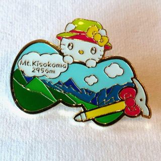 サンリオ(サンリオ)のハローキティ 木曽駒ケ岳 山ガール ピンバッジ Mt.Kisokoma(バッジ/ピンバッジ)