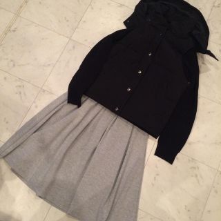 ジーユー(GU)のグレー スカート(ひざ丈スカート)