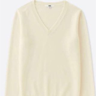 ユニクロ(UNIQLO)のユニクロ　カシミヤ100%Ｖネックセーター　白(ニット/セーター)