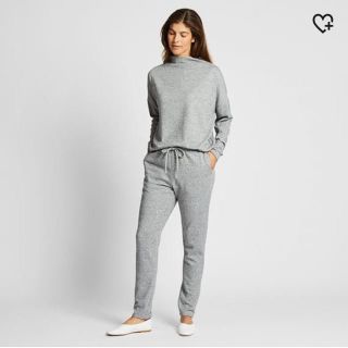 ユニクロ(UNIQLO)のUNIQLO ユニクロ ソフトニットジャージーセットアップ L 新品(ルームウェア)