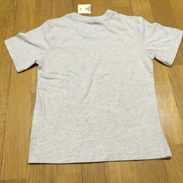 babyGAP(ベビーギャップ)の新品✨タグ付き✨ 100サイズ　 GAP 半袖Tシャツ　ベージュ  定番Tシャツ キッズ/ベビー/マタニティのキッズ服男の子用(90cm~)(Tシャツ/カットソー)の商品写真