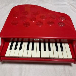 KAWAI ミニピアノ　赤(楽器のおもちゃ)