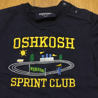 オシュコシュ(OshKosh)の新品✨OSHKOSH 紺色　 半袖Tシャツ  とてもオシャレです(๑˃̵ᴗ˂̵)(Ｔシャツ)