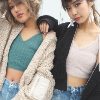 ジェイダ(GYDA)の新品未使用タグ付き♡GYDA シャギービスチェ　ベージュ(キャミソール)