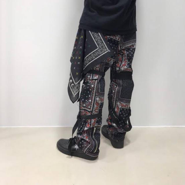 OFF-WHITE(オフホワイト)のrogic paisley pants black S メンズのパンツ(ワークパンツ/カーゴパンツ)の商品写真