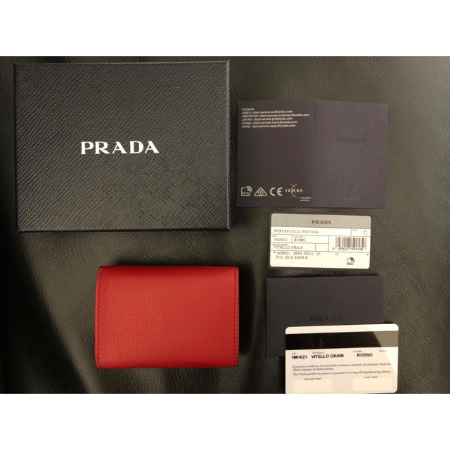 PRADA(プラダ)の新品♡未使用♡PRADA♡ミニウォレット レディースのファッション小物(財布)の商品写真