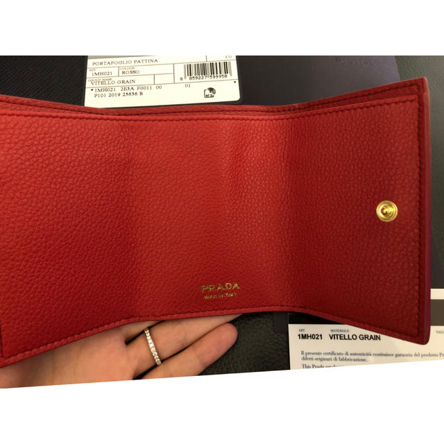 PRADA(プラダ)の新品♡未使用♡PRADA♡ミニウォレット レディースのファッション小物(財布)の商品写真