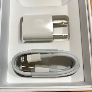 アイフォーン(iPhone)の【未使用】iPhone純正充電器(バッテリー/充電器)