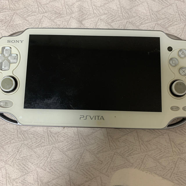 PlayStation(プレイステーション)のPSVita エンタメ/ホビーのゲームソフト/ゲーム機本体(携帯用ゲーム機本体)の商品写真