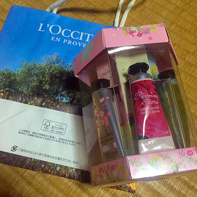 L'OCCITANE(ロクシタン)のMYKさん専用ページ(*^^*) コスメ/美容のボディケア(ハンドクリーム)の商品写真