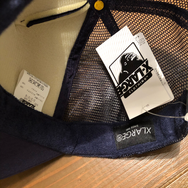 XLARGE(エクストララージ)のX-LARGE Queen's Spuare メッシュキャップ メンズの帽子(キャップ)の商品写真