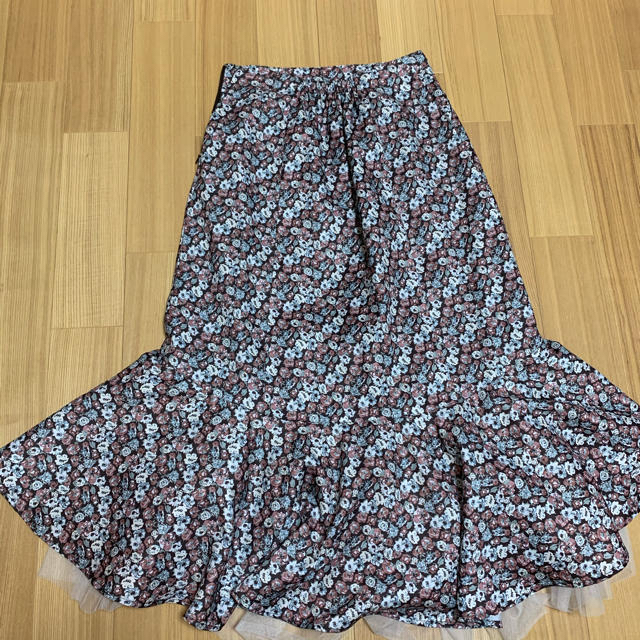 one after another NICE CLAUP(ワンアフターアナザーナイスクラップ)のフラワー裾チュールスカート レディースのスカート(ロングスカート)の商品写真