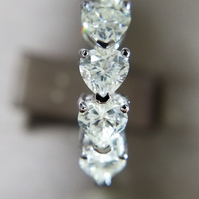 あき様専用！最高級sonaダイヤモンド ハートシェイプ フルエタニティリング レディースのアクセサリー(リング(指輪))の商品写真