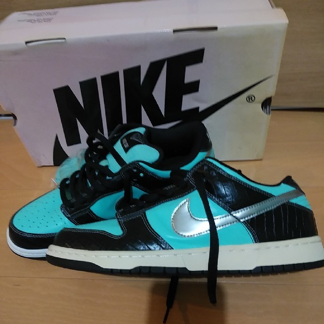 NIKE(ナイキ)のDUNK SB TIFFANY us11 diamond メンズの靴/シューズ(スニーカー)の商品写真