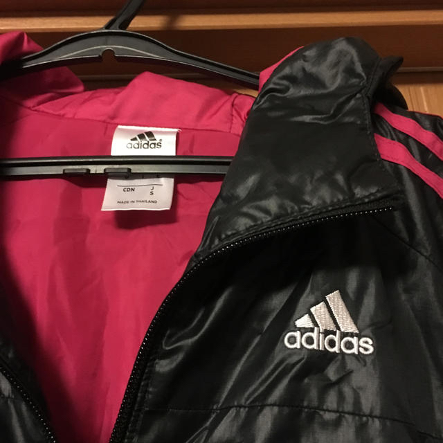 adidas(アディダス)のadidas ベンチコート S ピンク キッズ/ベビー/マタニティのキッズ服女の子用(90cm~)(コート)の商品写真