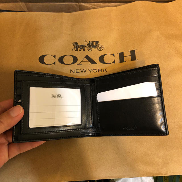 COACH - 11月新作！コーチxスターウォーズコラボ メンズ二つ折り財布の