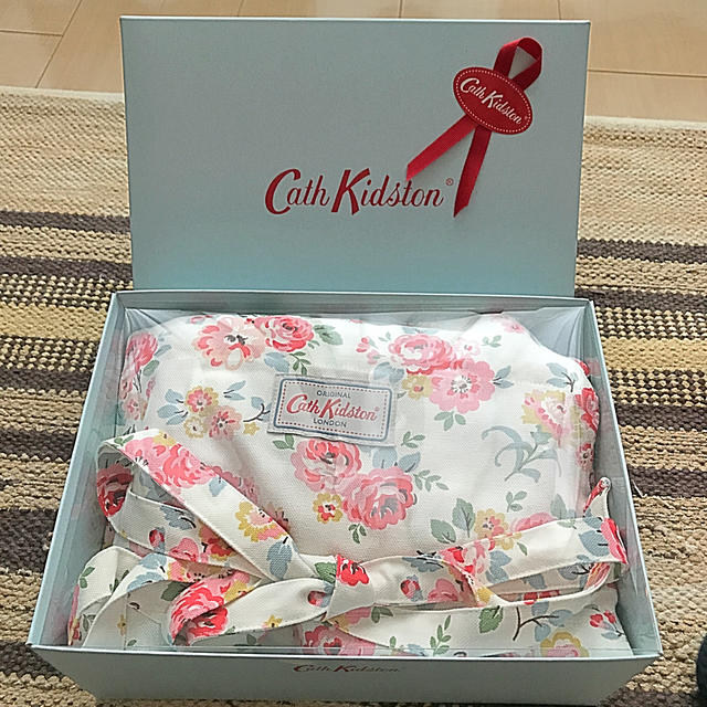 Cath Kidston(キャスキッドソン)の日曜日まで値下げ★Cath Kidston フリルエプロン レディースのレディース その他(その他)の商品写真