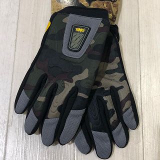 バートン(BURTON)の【新品】スノーボードパイプグローブ　GMC glove Mサイズ(アクセサリー)