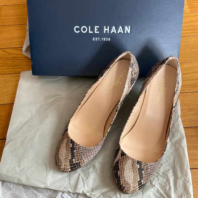 Cole Haan(コールハーン)のCOLE HAAN コールハーン　パイソン　パンプス　美品 レディースの靴/シューズ(ハイヒール/パンプス)の商品写真