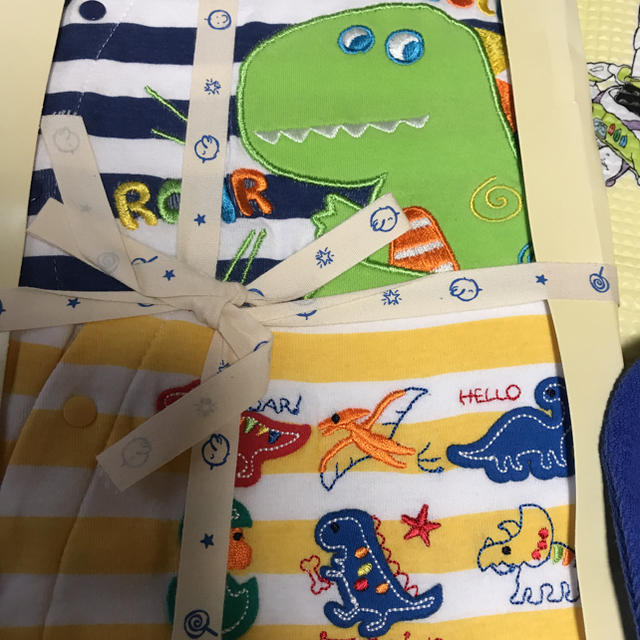 motherways(マザウェイズ)の優ちゃん様専用☆新品☆マザウェイズ　半袖ロンパース 2枚&スタイセット キッズ/ベビー/マタニティのベビー服(~85cm)(ロンパース)の商品写真