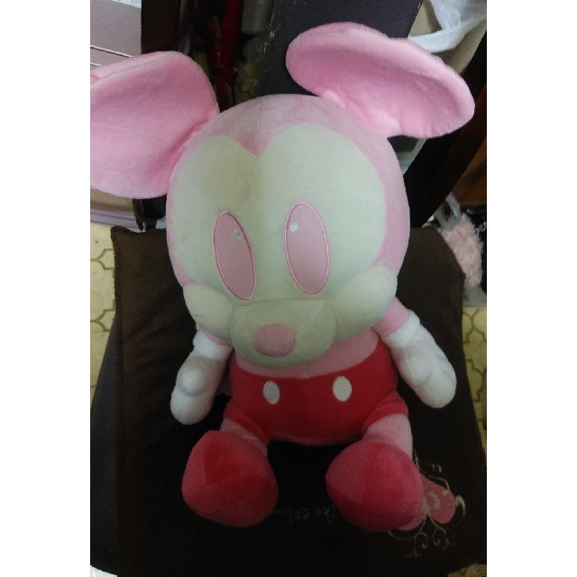 Disney(ディズニー)のミッキーマウス(レア)ピンク色　最終値下げセール100円引きさせて頂きました。 エンタメ/ホビーのおもちゃ/ぬいぐるみ(ぬいぐるみ)の商品写真
