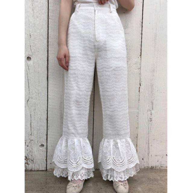 NICE CLAUP(ナイスクラップ)のpetite  fril pants レディースのパンツ(カジュアルパンツ)の商品写真