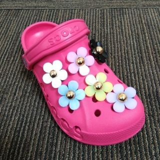 クロックス(crocs)のビックデイジー　色選択自由　6個　シューズクリップ　クロックス用シューズクリップ(その他)