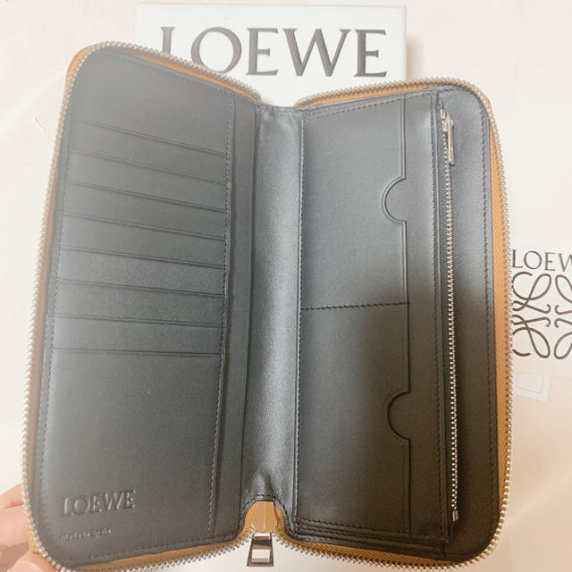 LOEWE(ロエベ)のLOEWE ビックエンブレムウォレット レディースのファッション小物(財布)の商品写真