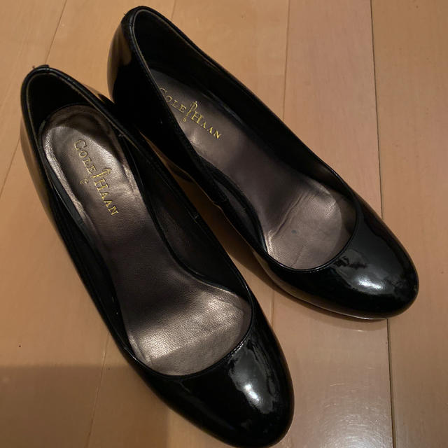 Cole Haan(コールハーン)の便利！コールハーンエナメルパンプス😊5B レディースの靴/シューズ(ハイヒール/パンプス)の商品写真