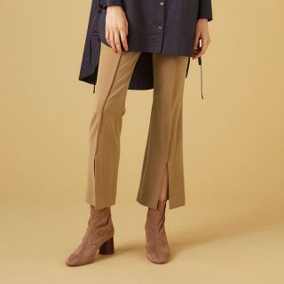 ノーブル(Noble)のCOEL 完売品 ベージュ フロントスリットパンツ 36(クロップドパンツ)