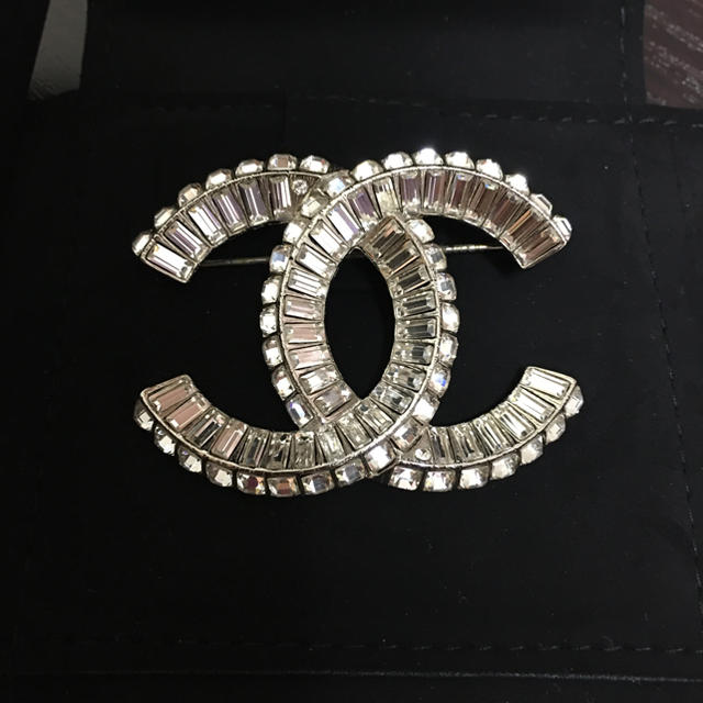 CHANEL(シャネル)のCHANEL ブローチ レディースのアクセサリー(ブローチ/コサージュ)の商品写真