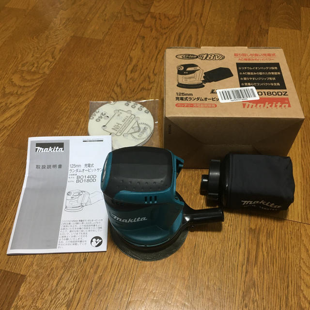 Makita(マキタ)のマキタ　18v ランダムオービット サンダー　充電式 スポーツ/アウトドアの自転車(工具/メンテナンス)の商品写真