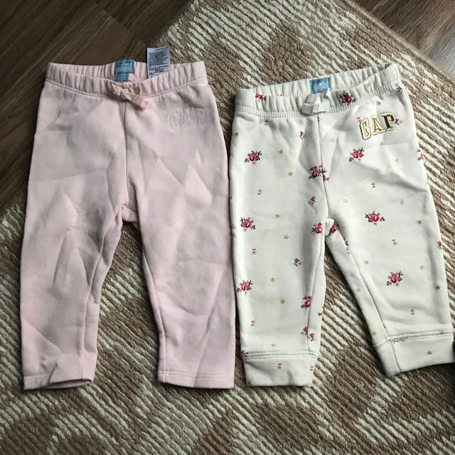 babyGAP(ベビーギャップ)の GAPパンツ 80のみです キッズ/ベビー/マタニティのベビー服(~85cm)(パンツ)の商品写真