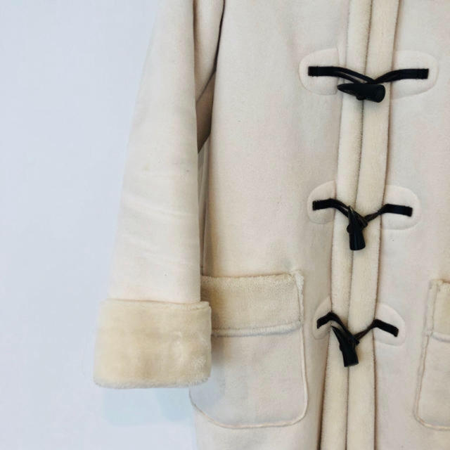 Mila Owen(ミラオーウェン)のミラオーウェン　ダッフル  ムートン  レディースのジャケット/アウター(ムートンコート)の商品写真